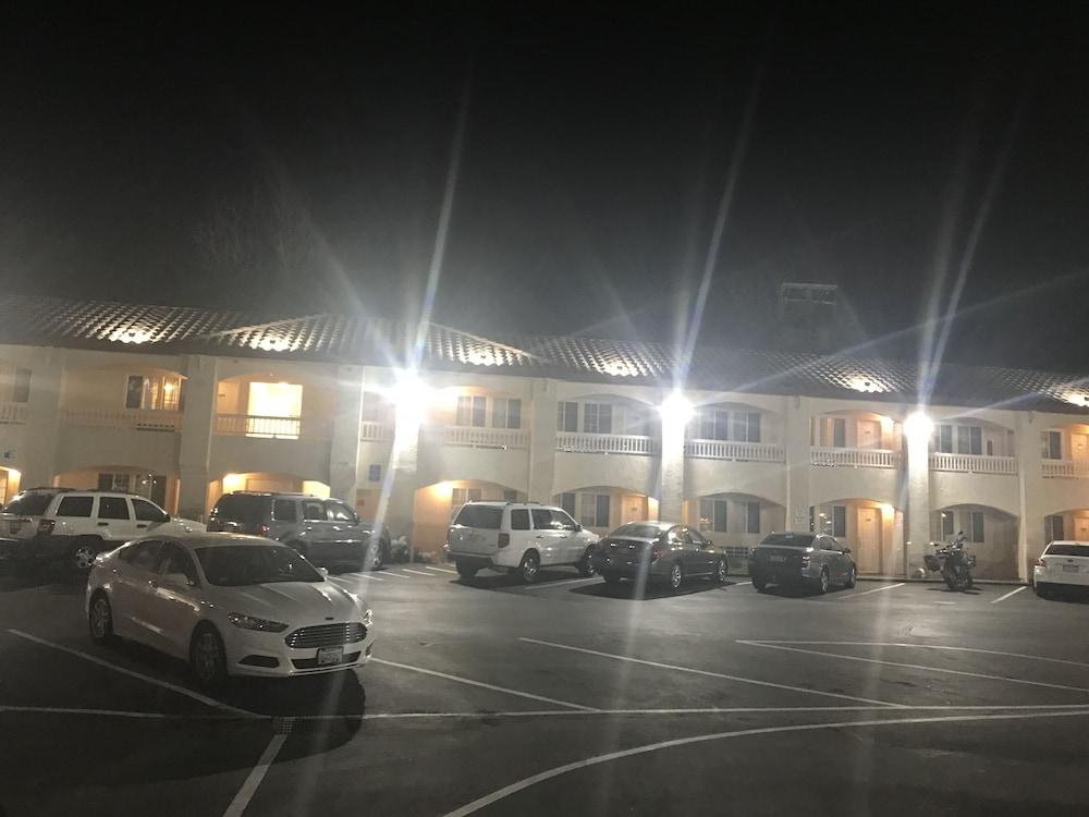 Travelodge By Wyndham Redding Ca Exteriér fotografie