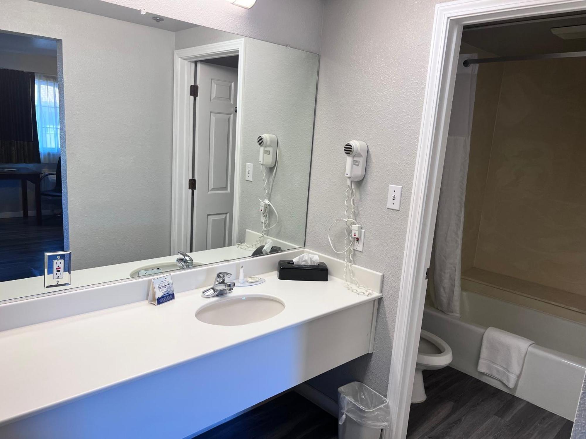 Travelodge By Wyndham Redding Ca Exteriér fotografie